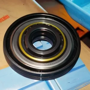 Течь сальника раздаточной коробки: износ фланца (канавка) и установка сальника с недопрессовкой