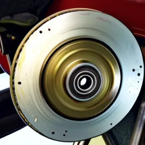 Смазка ШРУС попала на тормозной диск: очистка узла после разрыва пыльника гранаты